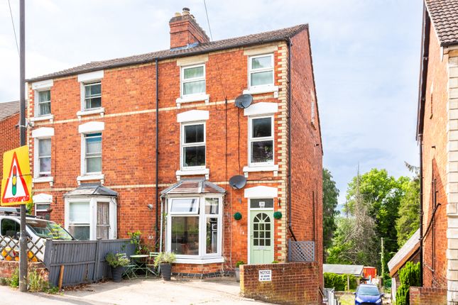 Bath Road, Stroud, Gloucestershire 2 bed flat for sale
