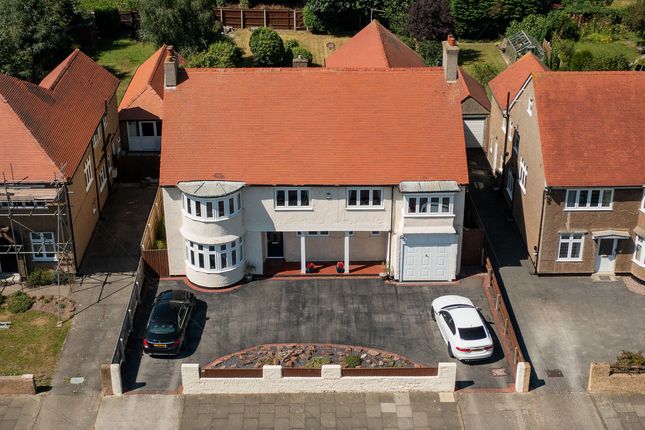 5 bed detached house