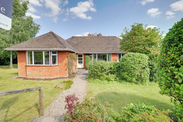 Knowle Close, Caversham Heights, Reading 3 bed detached bungalow for sale