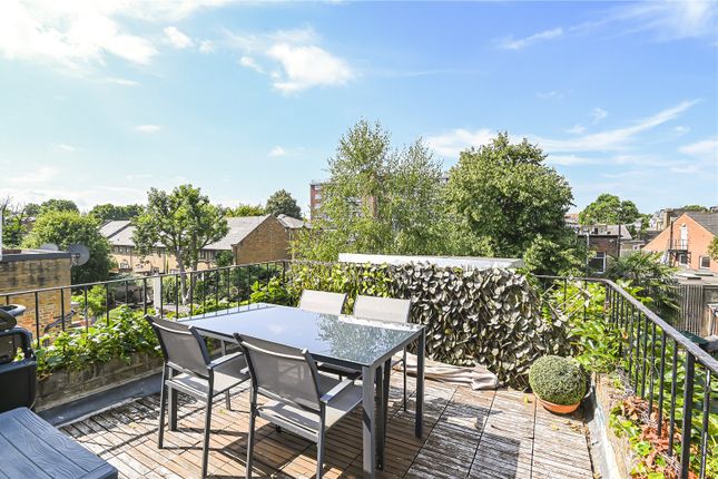 Barclay Road, London, SW6 2 bed apartment for sale