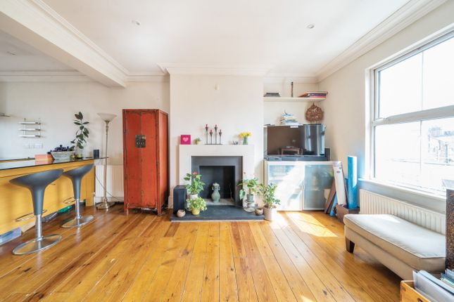 Wendell Road, London 3 bed apartment for sale