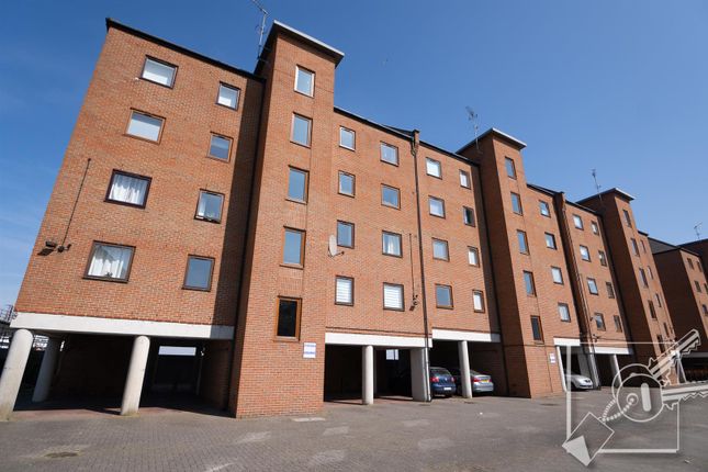 Russell Quay, West Street, Gravesend 2 bed flat for sale