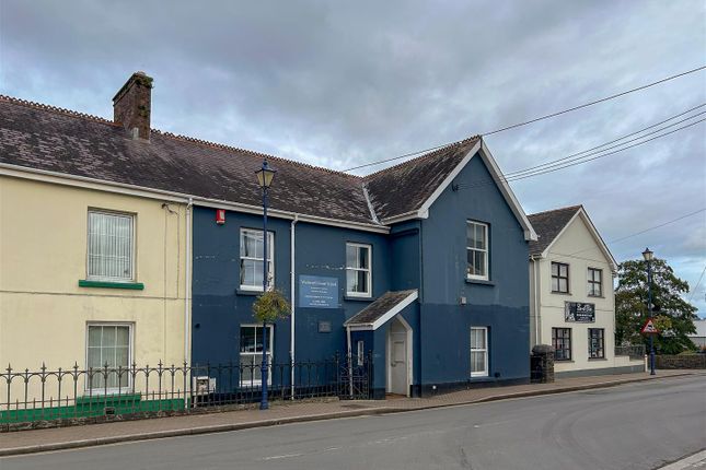 Semi detached house for sale