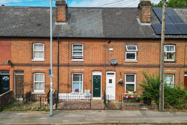 Elgar Road, Reading, Berkshire, RG2 0BJ 3 bed terraced house for sale