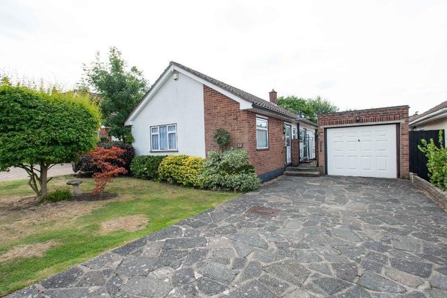 Nutfield Way, Orpington, Kent, BR6 8EU 3 bed detached bungalow for sale