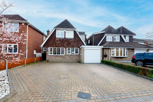St Marys Drive, Benfleet, SS7 4 bed detached house for sale