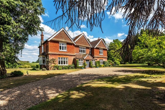 5 bedroom link detached house for sale