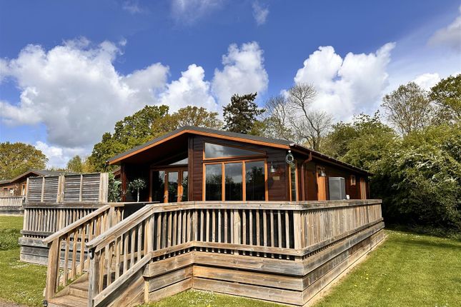 2 bedroom lodge for sale