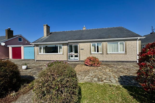 Lon Ty'r Gof, Y Ffor, Pwllheli 2 bed detached bungalow for sale