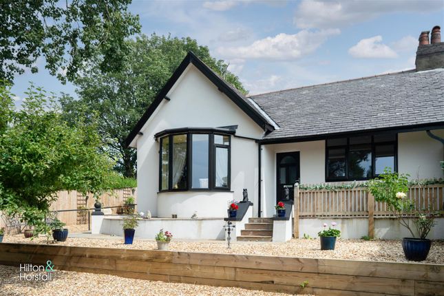 2 bedroom semi-detached bungalow for sale
