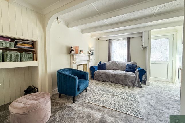 2 bedroom cottage for sale