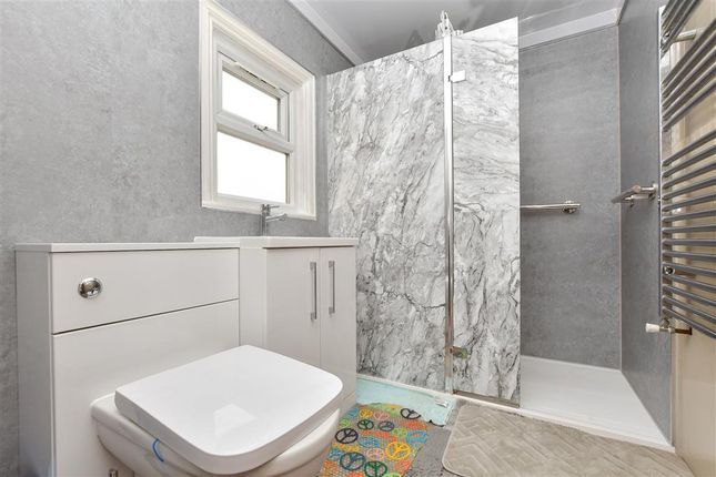 3 bed end terrace house