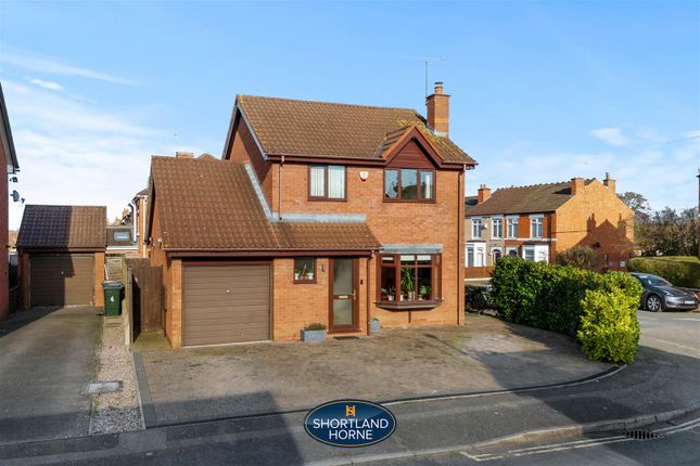 Madeira Croft, Coventry CV5 3 bed detached house for sale