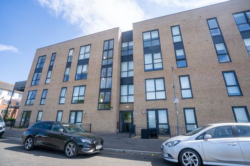 2 bedroom flat for sale