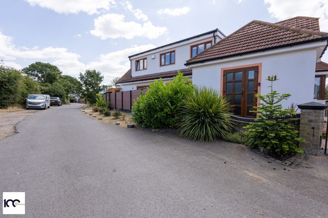 Berwick Road, Rainham 3 bed detached house for sale