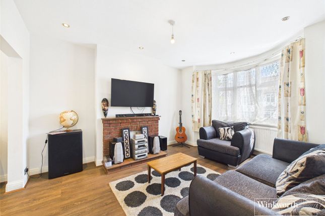 Holden Avenue, London NW9 3 bed end of terrace house for sale