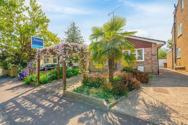 Hamilton Road, Kings Langley WD4 2 bed bungalow for sale