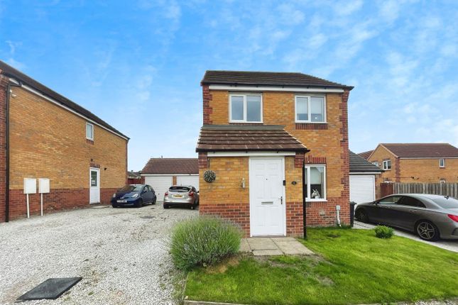 Stroothers Place, Bradford BD4 3 bed detached house for sale
