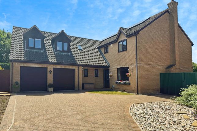 5 bedroom detached house for sale