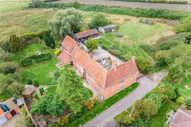6 bedroom detached house for sale