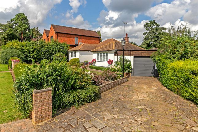 Goodyers Avenue, Radlett WD7 3 bed detached bungalow for sale