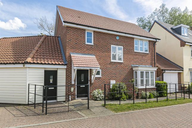 Granta Mead Close, Newport CB11 3 bed detached house for sale