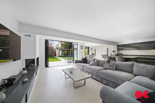 Herbert Road, Hornchurch RM11 5 bed detached house for sale