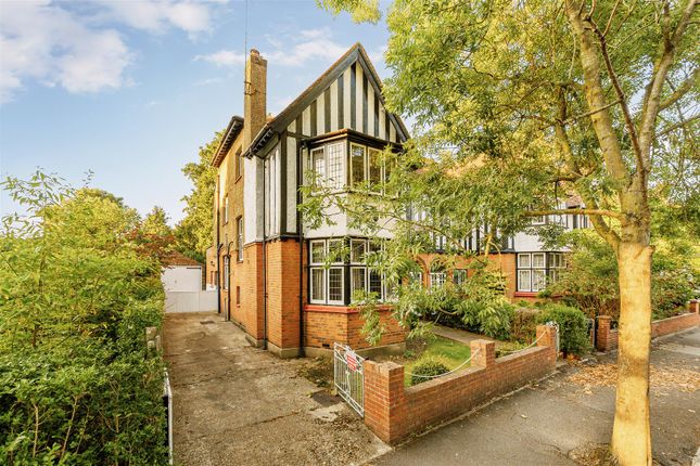 6 bedroom semi-detached house for sale
