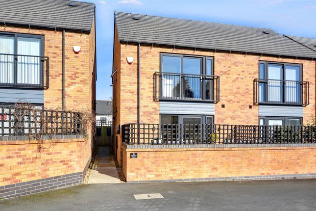 Clemency Mews, Beeston 1 bed terraced house for sale
