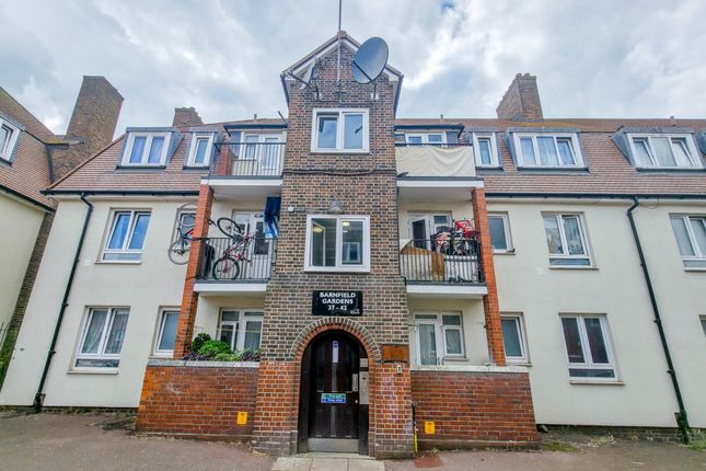 Barnfield Gardens Plumstead Common... 3 bed flat for sale