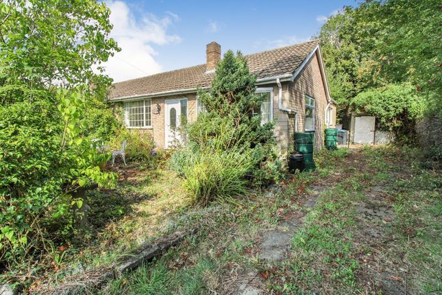 Low Field Lane, Staveley... 3 bed bungalow for sale