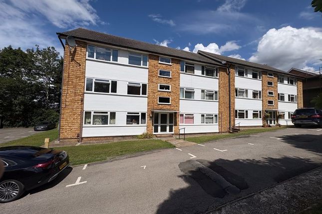 Tupwood Lane, Caterham 2 bed apartment for sale