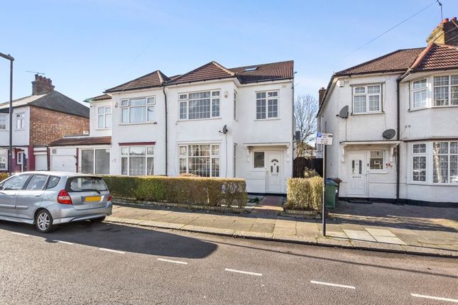 5 bedroom semi-detached house for sale