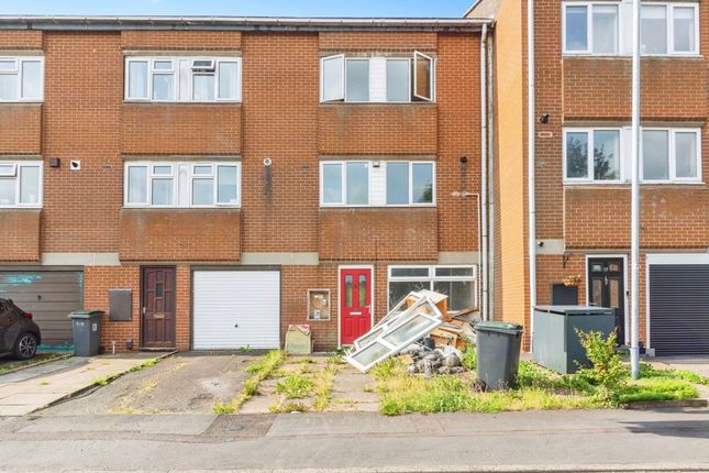 3 bedroom town house for sale