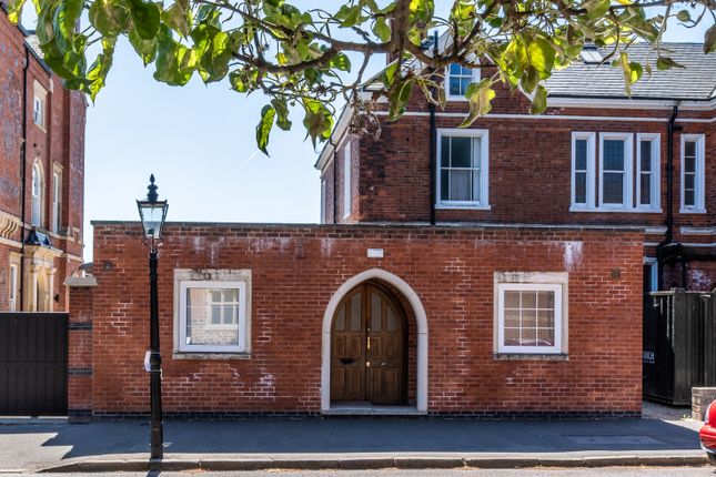 3 bed semi-detached house
