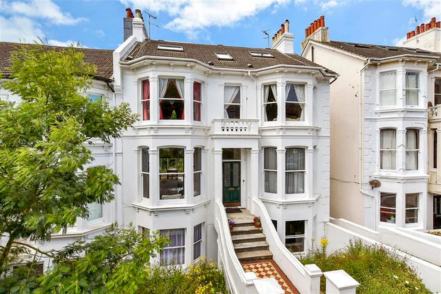 2 bedroom ground floor flat for sale