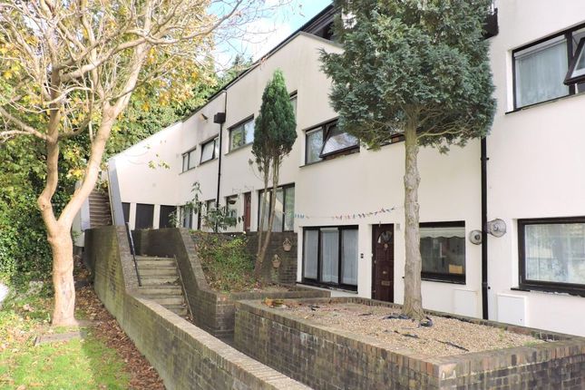 CRAWLEY GREEN ROAD, LU2 3 bed flat for sale