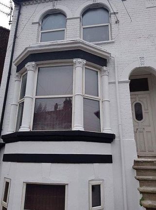 6 bed semi-detached house