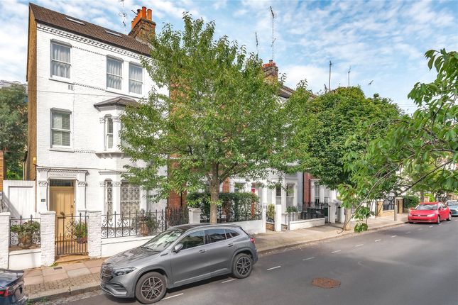 5 bedroom end of terrace house for sale