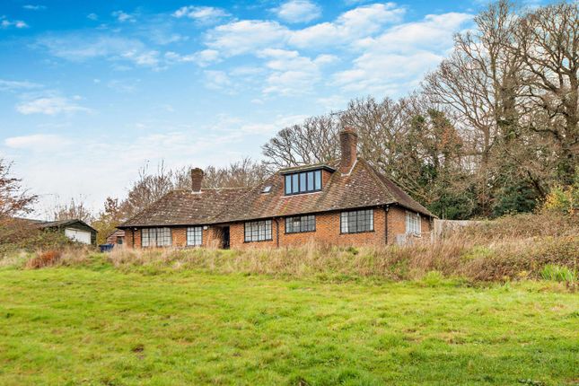 Petworth Road, Haslemere, Surrey 3 bed detached house for sale