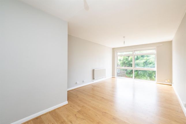 Glena Mount, Sutton 3 bed apartment for sale