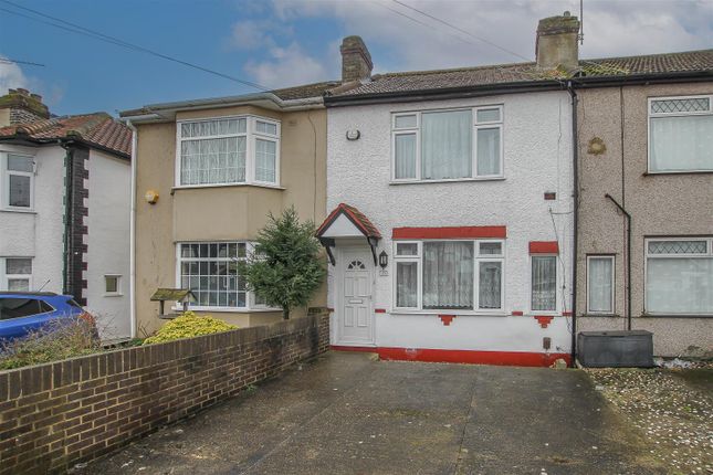Heaton Avenue, Romford 3 bed terraced house for sale