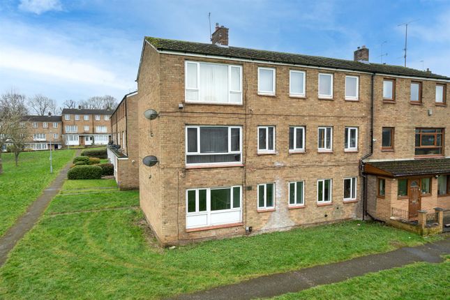 Barley Croft, Leverstock Green, Hemel... 2 bed flat for sale