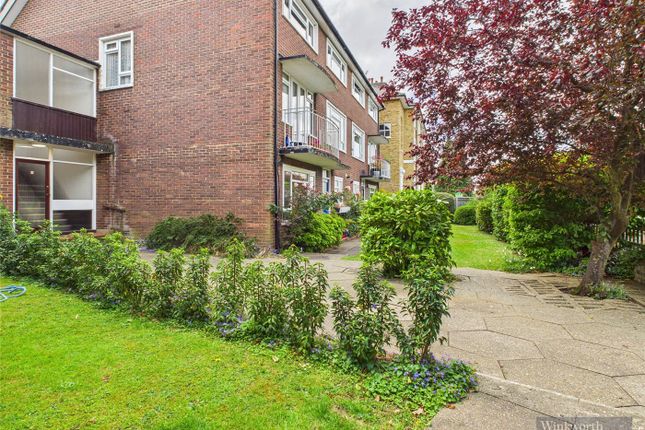 Maple Road, Surbiton KT6 2 bed apartment for sale