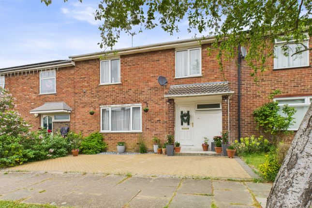 Goldsmith Close, Bury St Edmunds IP32 3 bed terraced house for sale