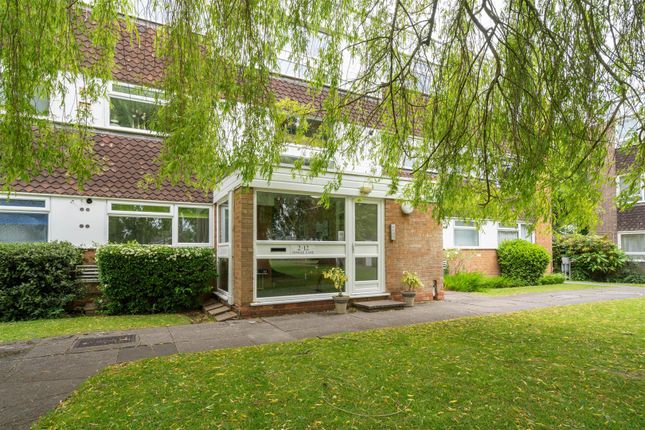 Dingle Lane, Solihull 2 bed flat for sale