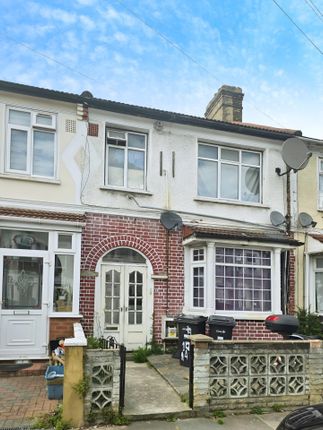 Hickling Road, Ilford, Essex, London 2 bed flat for sale