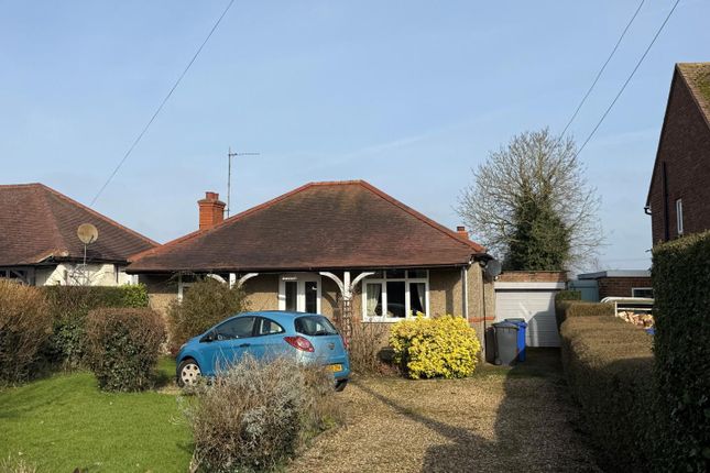 Kislingbury Road, Rothersthorpe NN7 3 bed detached bungalow for sale