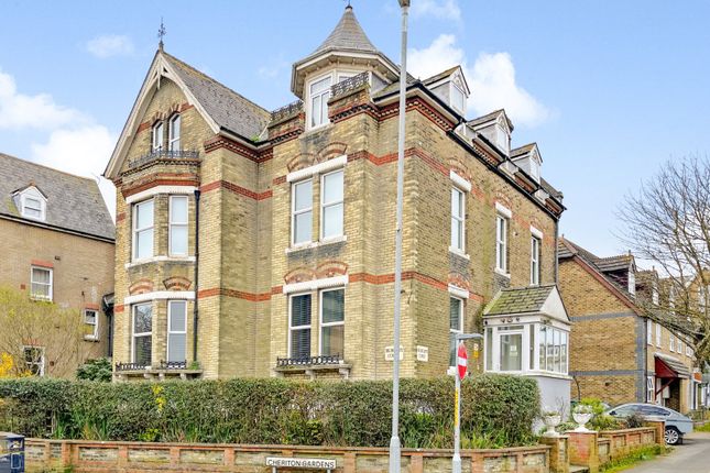 Cheriton Gardens, Kent CT20 2 bed apartment for sale