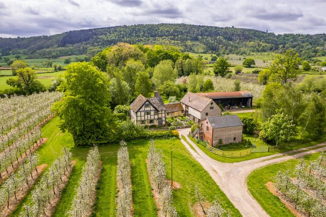 5 bedroom country house for sale